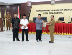 Rapat Paripurna DPRD Kota Gunungsitoli Penyampaian Laporan Reses