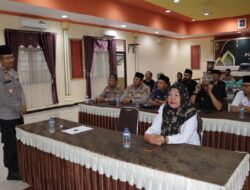 Polres Pematangsiantar Bagi Takjil Dan Buka Puasa Bersama Media