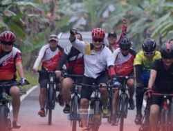Bupati Nias Bersama Kepala OPD Gowes Menyusuri Kecamatan Gido