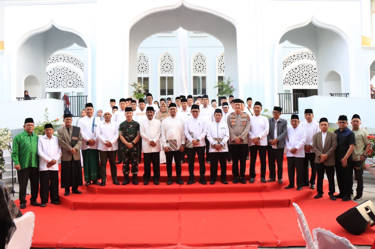 Wali Kota Binjai bersama tim safari ramadhan dan LPTQ. ( Berita Sore/ist)