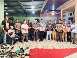 Reses Di Rahuning, Anggota DPRD Asahan Azmi  Bagi-Bagi Paket Lebaran