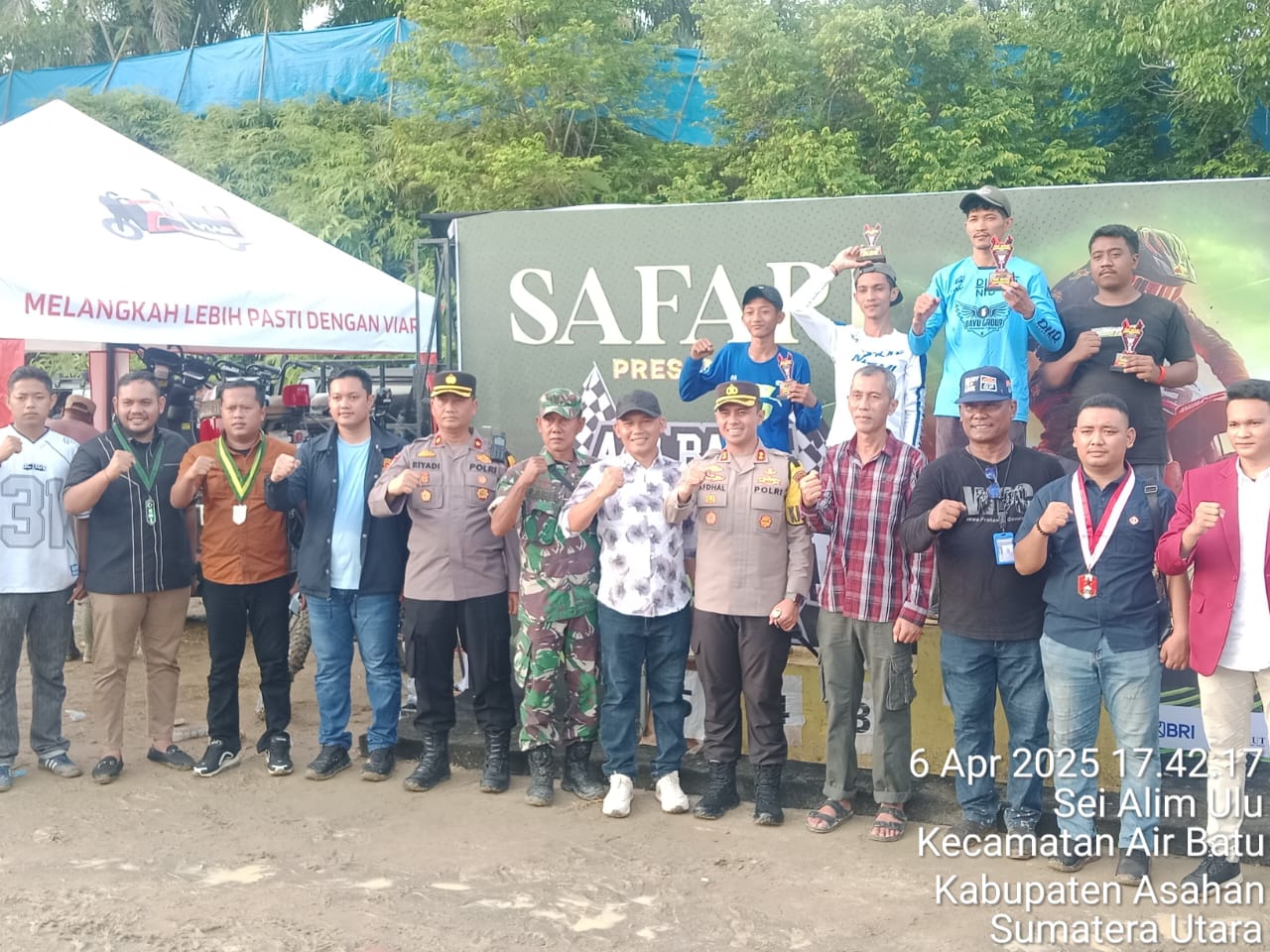 Camat Air Batu Syahputra, SE (tengah) bersama Kapolres Asahan