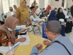 283 Calhaj Batubara Suntik Vaksin Meningitis