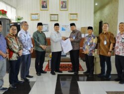 Tirtanadi Serahkan 8.328 Handuk Untuk Jamaah Haji Embarkasi Medan