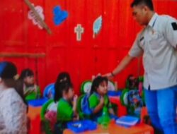 Makan Bergizi Gratis Di Gunungsitoli Pakai Mangkuk Plastik