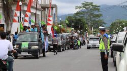 Personel Polres Tapteng sedang mengawal jalannya peringatan peringatan Hari Buruh di Kabupaten Tapteng, Kamis (1/5).ist
