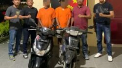 Teks fhoto Kanit Reskrim Polsek Indrapura, IPTU Manahan Siregar bersama anggota mengapit MS (34) dan HSP (35), keduanya warga Kecamatan Bandar, Kabupaten Simalungun pelaku begal diringkus Tim Tim Opsnal Polsek Indrapura dan barang bukti Minggu (4/5-2025).beritasore/alirsyah