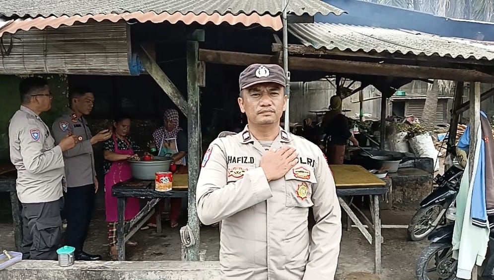 Teks foto:Kasat Binmas Polres Sergai, IPTU Inja V Kaban, SH, beserta jajaran turun kelapangan dengan patroli di berbagai lokasi para pengusaha UMKM di Kabupaten Serdang Bedagai, Sabtu, 17 Mei 2025.(Beritasore-Azwen)