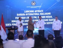 Bupati Asahan Serahkan Sertifikat Tanah Kepada Kanwil Ditjen Pas Sumut Di Bandara Kualanamu