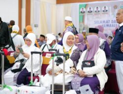  Pemko Berikan  Penyambutan Kedatangan 360 Jemaah Haji asal Kota Medan