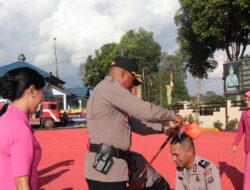 Tradisi Penyiraman Air Bunga Tandai Kenaikan  Pangkat 7 Personel Polres Humbahas 