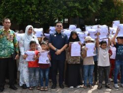 Pemko Langsa Bagikan 17.517 Seragam Sekolah Gratis