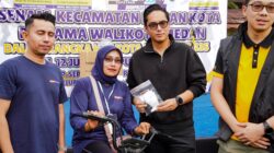 Rico Waas Senam Bersama Masyarakat Kecamatan Medan Kota