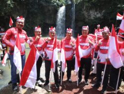 Sambut HUT RI Ke-80 Ratusan Bendera Merah Putih Berkibar di Air Terjun Simonang-Monang 