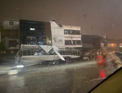 Billboard Di Medan Makan Korban,  Minta Polisi Periksa PT Sumo