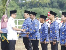 Rico Waas Serahkan SK Pengangkatan 1.018 PPPK