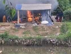 Emak-emak Bakar Sarang Narkoba Di Medan Marelan