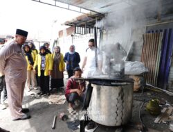 Bupati Batubara Tinjau Plastik Disulap Jadi Paving Block