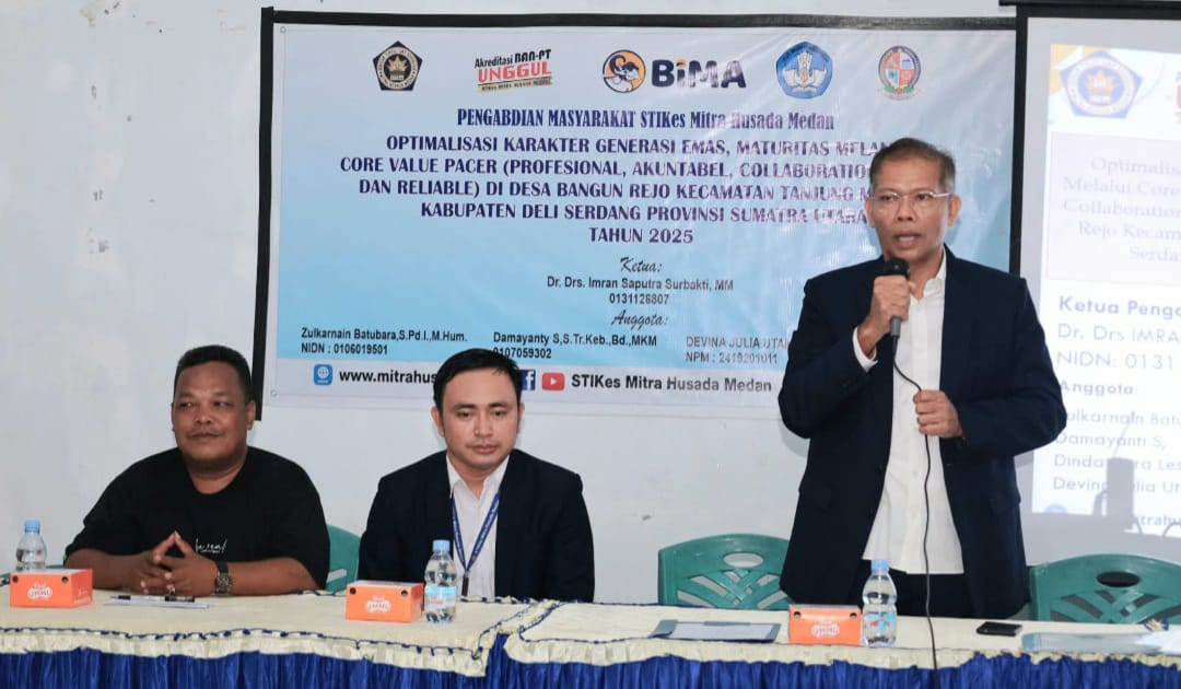 Teks foto: Ketua tim pengabdian masyarakat, Dr. Drs. Imran Saputra Surbakti, MM ketika menjelaskan kegiatan tersebut di Desa Bangun Rejo, Kecamatan Tanjung Morawa, Kabupaten Deliserdang, Rabu (24/9/2025).