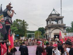 Puluhan Massa Demo Pertamina EP Rantau, Minta Field Manager Dicopot