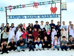 Pantai Merdeka Jadi Lokasi Project Class SMKS IT Aisyiyah Sumut