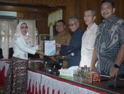 Wabup Asahan Sampaikan Penjelasan Pemerintah Atas Pandangan Fraksi-Fraksi DPRD