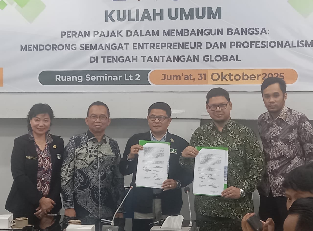 Teks foto: Kolaborasi Undhar dan IKPI Cabang Medan ditandai dengan penandatangan naskah MoU antara Rektor Undhar Dr Zamakhsyari Hasballah Thaib Lc, MA dengan Ketua IKPI Cabang Medan Ebenezer Simamora SH.