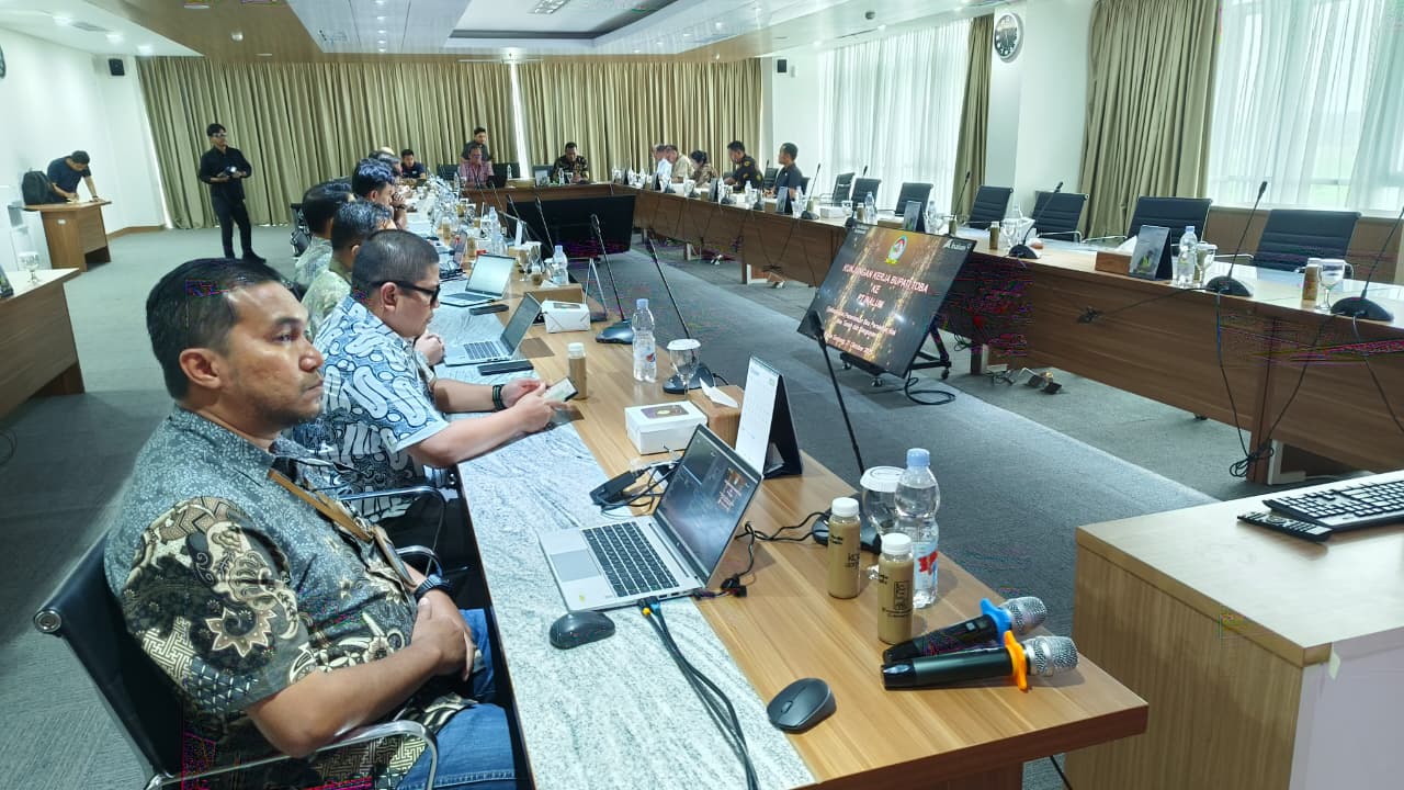 Teks fhoto Kunjungan kerja (Kunker) Bupati Toba, Efendi Napitupulu ke PT INALAUM disambut Kepala Divisi Manajemen Aset INALUM Lamhot Purba mewakili manajemen INALUM Jum'at Sabtu (31/10-2025).beritasore/alirsyah