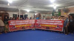 Teks foto : Warga Kelurahan Bandar Senembah yang menolak pembangunan Pekong atau Vihara. ( Berita Sore/ist)