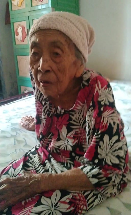 Nenek Tukinem usia 100 tahun warga Kecamatan Aek Kuasan
