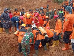 Longsor Banjarnegara 2 Meninggal, 27 Tertimbun