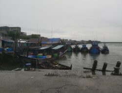 Cuaca Buruk, Nelayan Pangkalanbrandan Tidak Melaut 