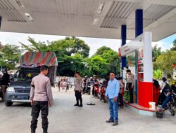 Kapolsek Pantai Cermin dan Koramil Pastikan Stok BBM dan Pendistribusian di SPBU Aman