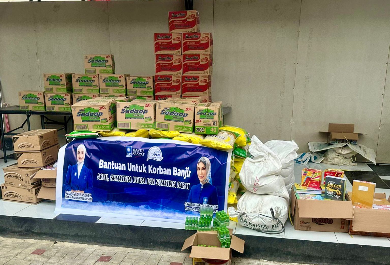 Persaudaraan Istri-istri Anggota (PA) DPR RI dari Faksi Partai Amanat Nasional (PAN) ke korban bencana Tapse. (Ist)