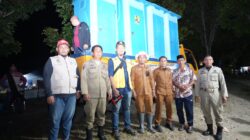 Tampak gambar: pihak kementerian PU memberi Bantuan yang di antar langsung Balai Penataan Bangunan Prasarana dan Kawasan Aceh.