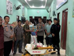 Polres Langkat, Polres Binjai Dan Asahan Salurkan Bansos Warga Terdampak Banjir di Desa Bukit Mas