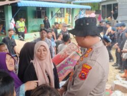 Warga Bukit Kubu Korban Banjir, Sambut Sukacita Kehadiran Kapolres Langkat