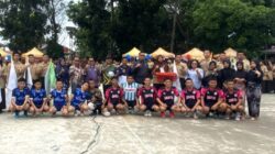 Teks.Kepala Sekolah SMA.N.1.Sunggal Asron.S.Pd.M.Si foto bersama usai mengelar pekan olah raga dan seni di Lingkungan sekolah