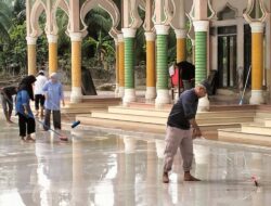ICMI Aceh Gerakkan Masyarakat Bersihkan Masjid Di Lokasi Bencana
