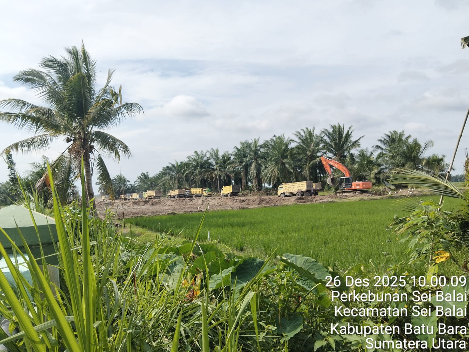 Teks fhoto Galian C marak di Batubara Jum'at (26/12-2025).beritasore/alursyah