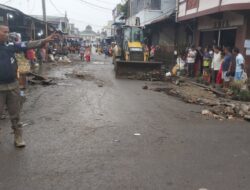 Tim Satgas Turunkan Excavator Tertibkan Pasar Tradisional di Pangkalanbrandan