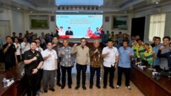 Teks foto: Wakil Gubernur Sumatera Utara (Sumut) Surya bersama Ketua KONI Sumut Hatunggal Siregar menghadiri Musyawarah ALTI Sumut Tahun 2026 di Aula Kantor KONI Sumut Jalan Willem Iskandar, Kabupaten Deliserdang, Jumat (6/2/2026). Musyawarah tersebut dibuka secara langsung oleh Wakil Menteri Dalam Negeri Bima Arya yang juga Ketua Umum Pengurus Pusat (PP) Assosiasi Lari Trail Indonesia (ALTI).