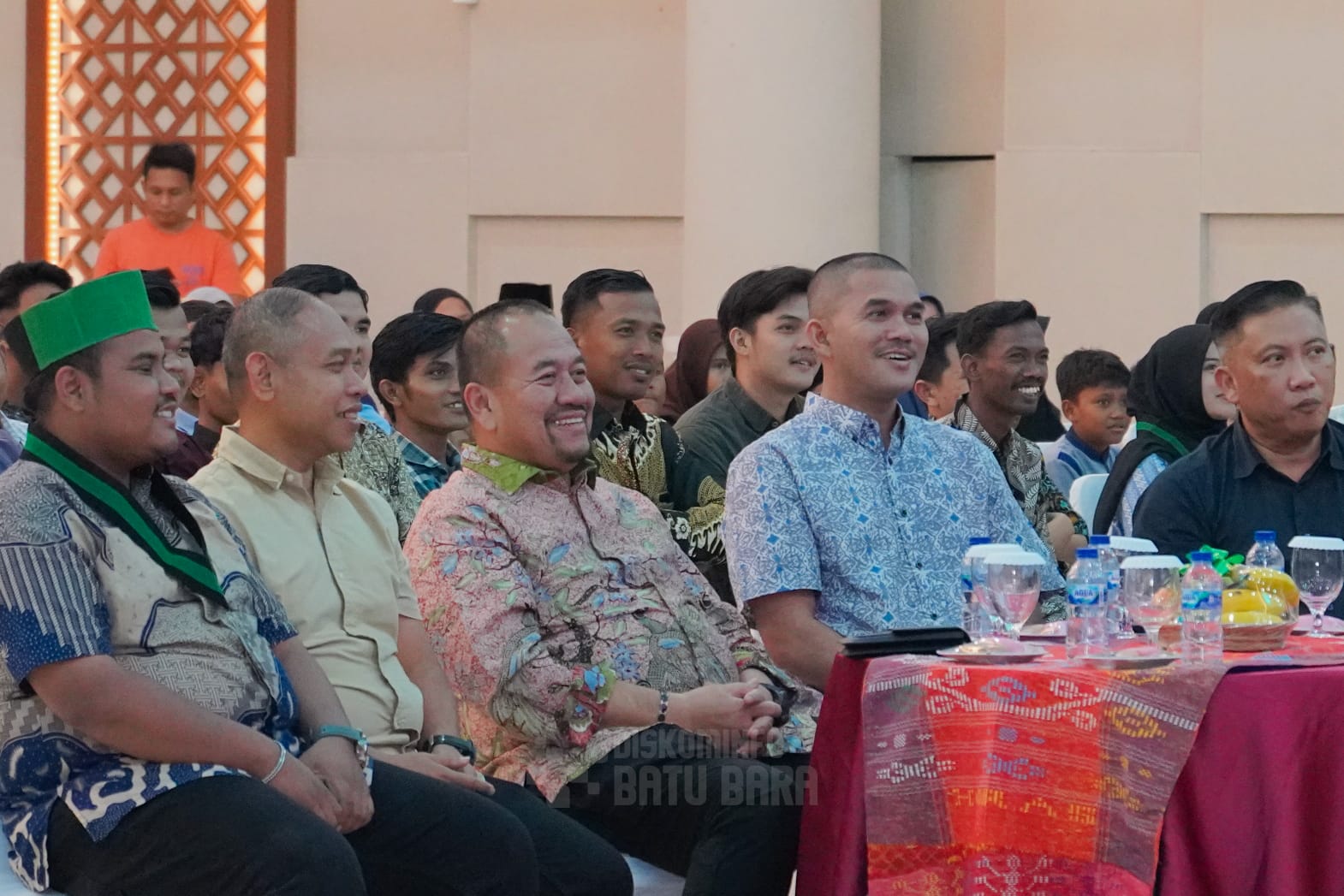 Teks fhoto Bupati Batubara H.Baharuddin Siagian, SH,M.Si menghadiri Gebyar Insan Cita dan Puncak Milad Himpunan Mahasiswa Islam (HMI) ke-79 Tahun 2026 di Aula Raja Inal Siregar Kantor Gubernur Sumatera Utara, Medan, Sabtu (7/2/2026) .beritasore/alirsyah