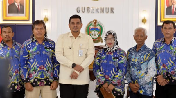 Teks foto: Gubernur Sumatera Utara Bobby Nasution menerima audiensi Pengurus Kelompok Tani Nelayan Andalan Sumut di Ruang Kerja Lantai 10 Kantor Gubernur Sumut Jalan Diponegoro Kota Medan. Selasa (10/2/2026).