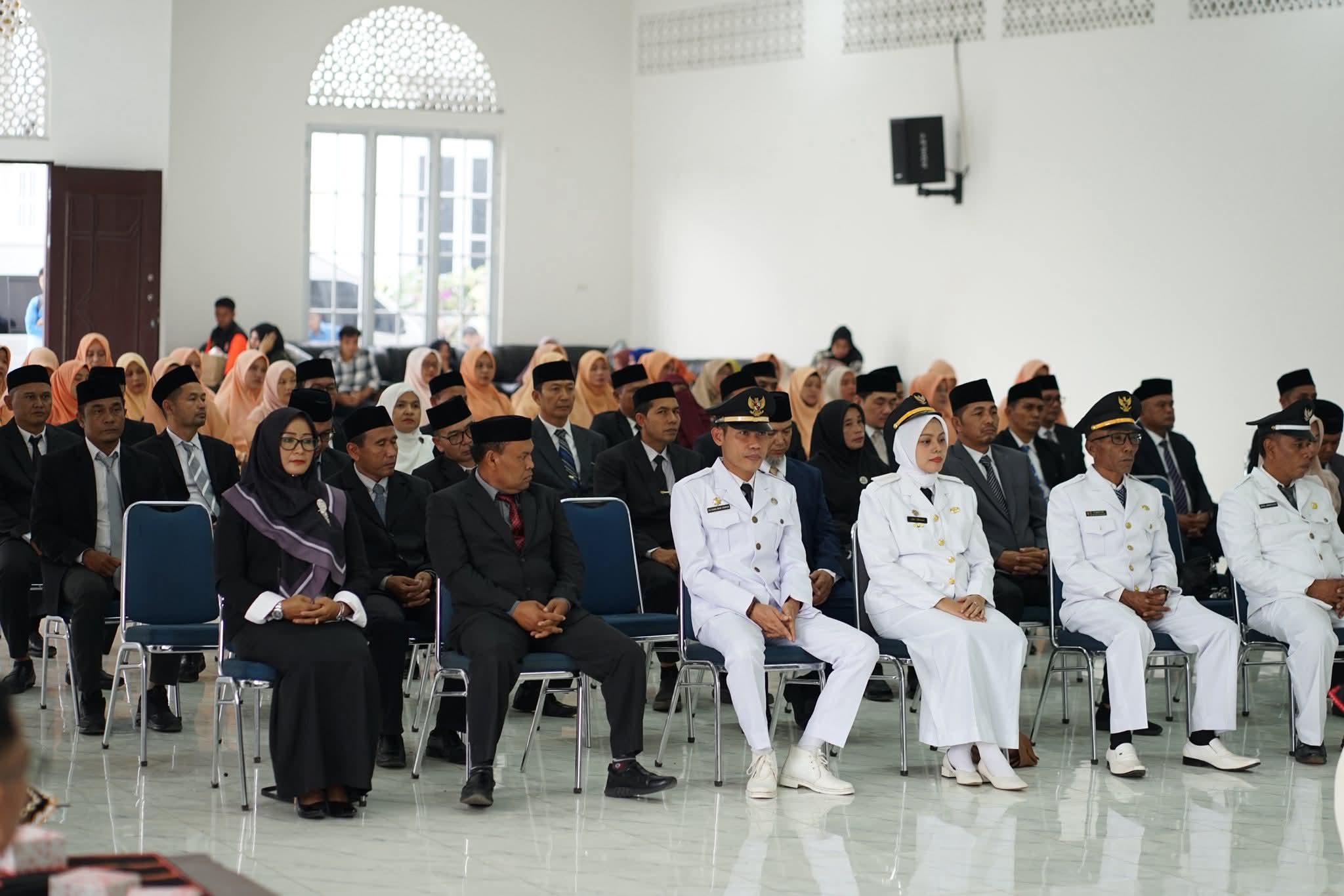 Sejumlah Pejabat saat akan di Lantik.(Muhammad Iqbal/berita)