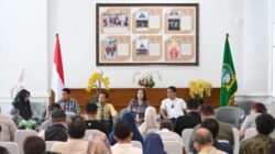 Teks foto: Pemerintah Sumatera Utara memberikan penjelasan ketersediaan stok pangan untuk hadapi Ramadhan dan Idul Fitri 1447 H/2026, dalam temu pers yang digelar Dinas Kominfo Sumut berlangsung di Lobby Dekranasda Kantor Gubsu, Jumat, (13/2/2026)