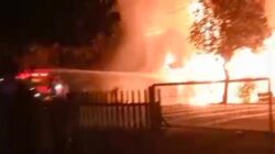 Jelang Ramadhan Dua Rumah Kayu Ludes Dilalap Sijago Merah