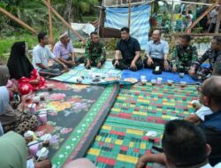 Gubsu Buka Puasa Perdana Bersama Warga di Hunian Korban Banjir Sorkam