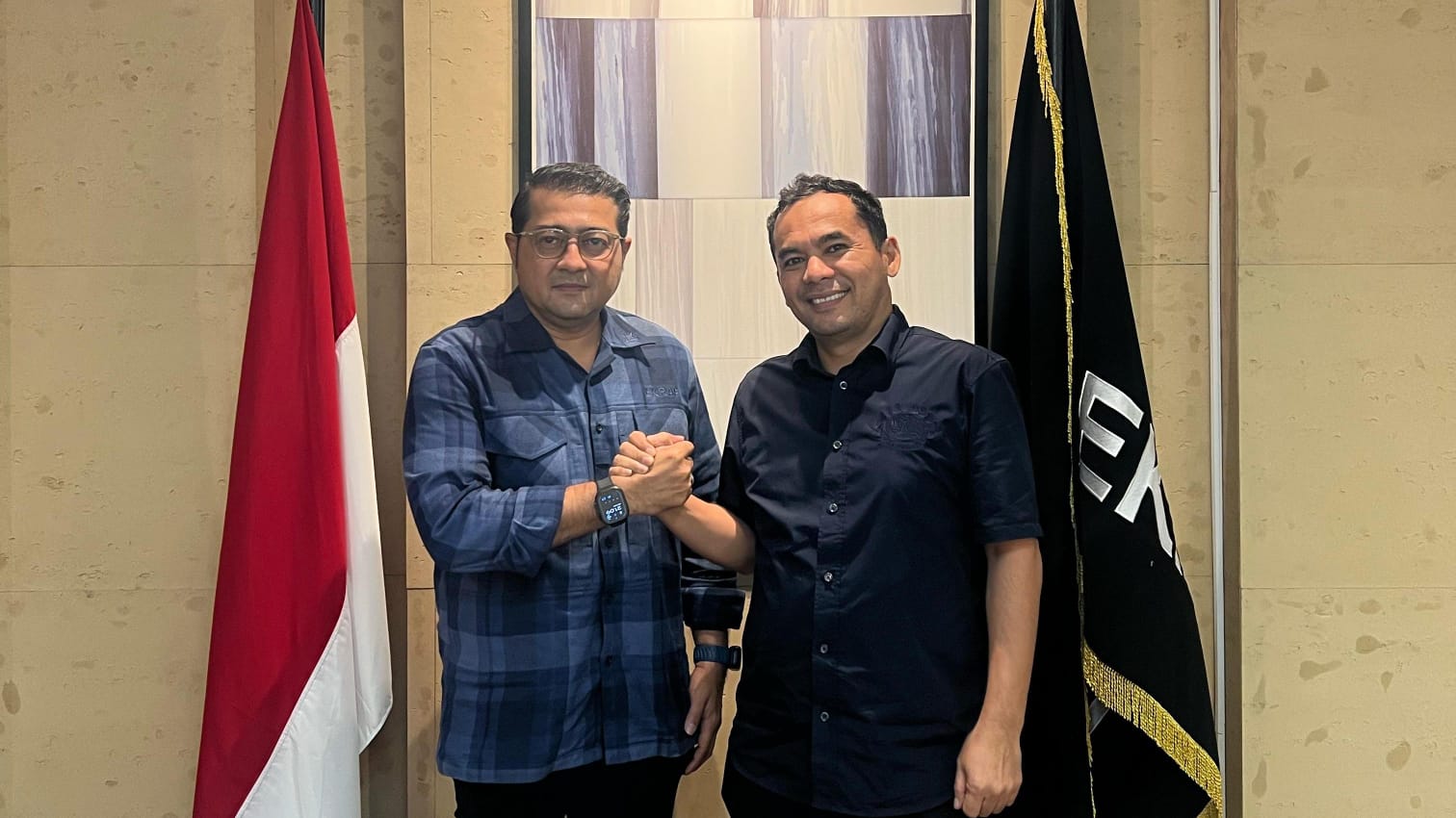 Teks da foto : Menteri Ekonomi Kreatif RI Teuku Riefky Harsya bersama Walikota Lhokseumawe Sayuti. A. Bakar. (dokumentasi)