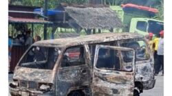 Teks fhoto diduga korsleting Aki, mobil Carry terbakar di SPBU Pakam, Desa Pakam Raya, Kecamatan Medang Deras, Kabupaten Batubara Senin (23/2/2026). beritasore/alirsyah